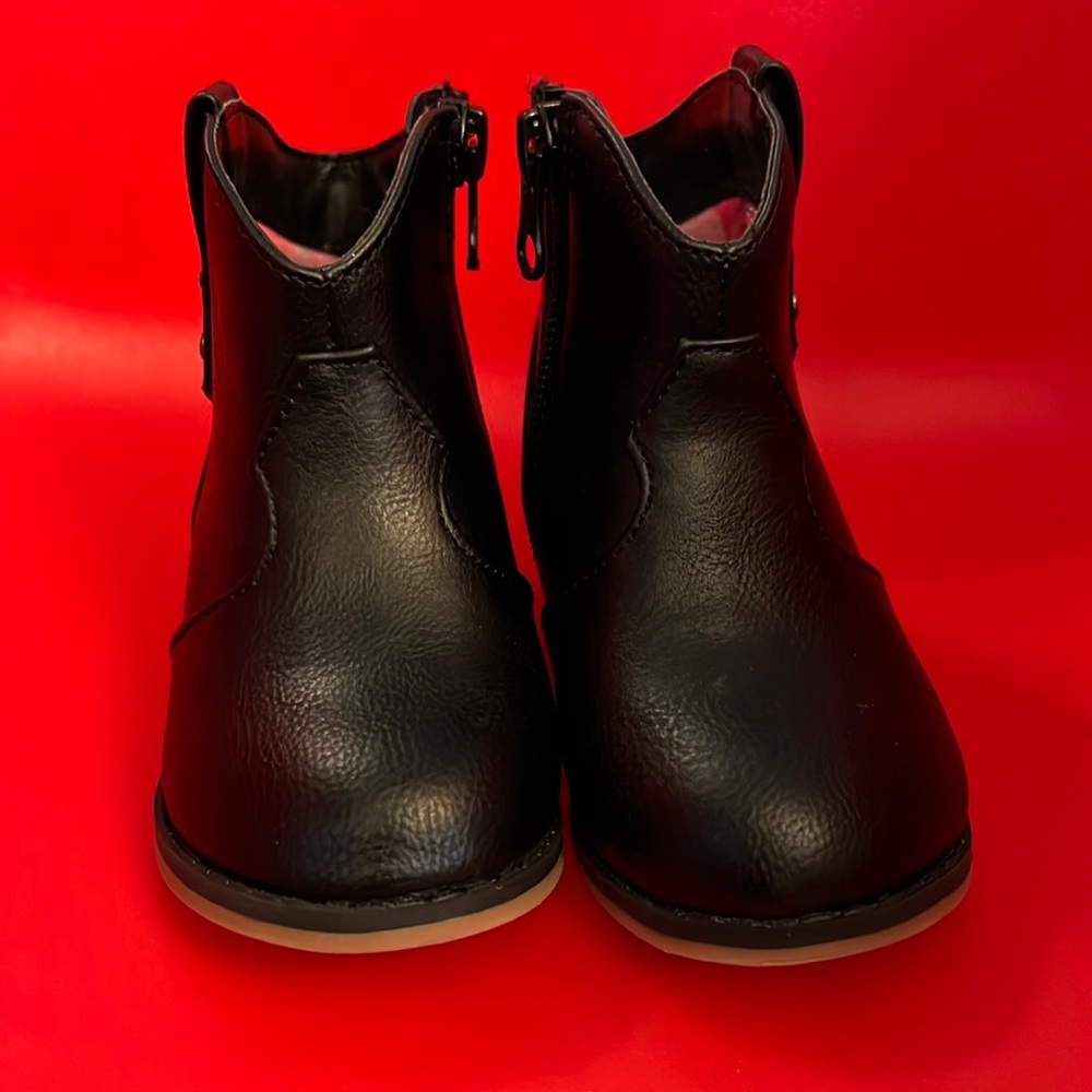 Cat and Jack black toddler booties size 6